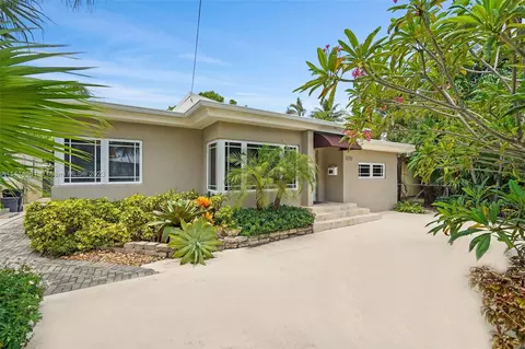 9280 Carlyle Ave, Surfside, FL 33154