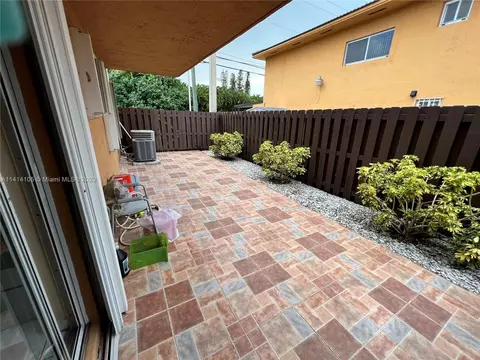 7889 W 36th Ave #101, Hialeah, FL 33018