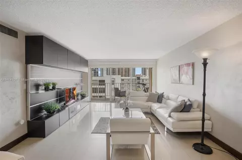 Undisclosed, Sunny Isles Beach, FL 33160