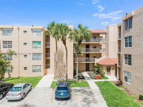 9450 Live Oak Pl #102, Davie, FL 33324