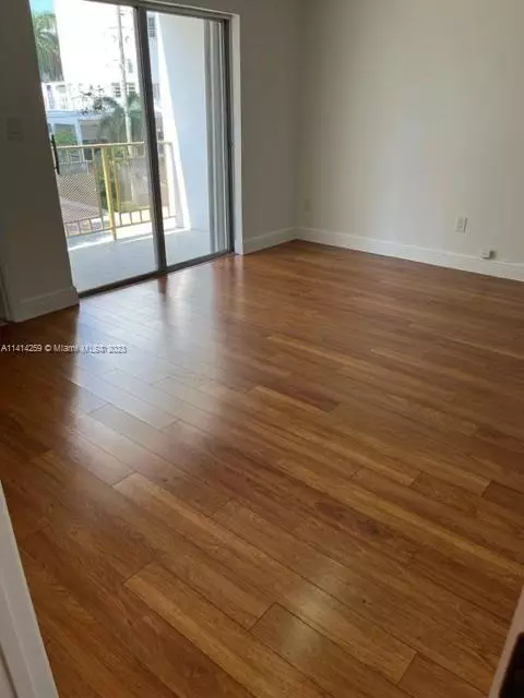 1340 Lincoln Rd #305, Miami Beach, FL 33139