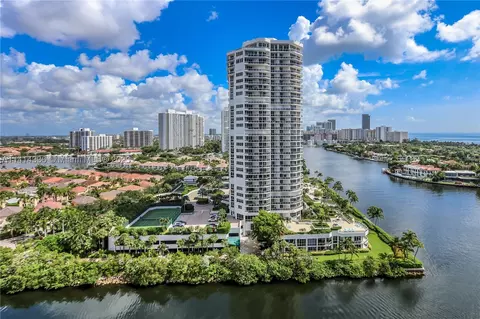 20515 E Country Club Dr #1941, Aventura, FL 33180