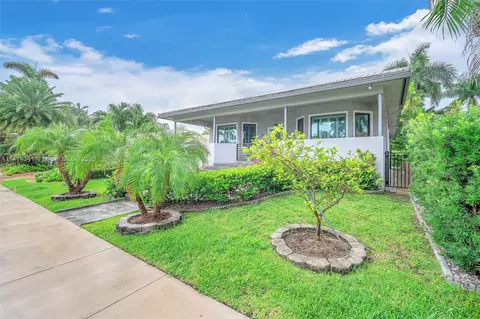 948 Harrison St, Hollywood, FL 33019