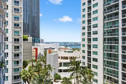 227 NE 2nd St #2700, Miami, FL 33132
