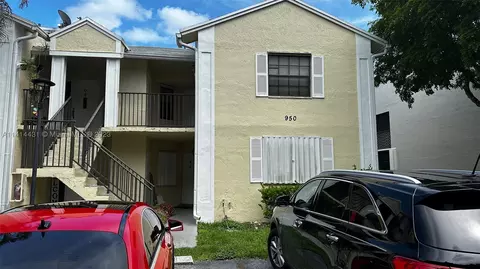950 Constitution Dr #950B, Homestead, FL 33034