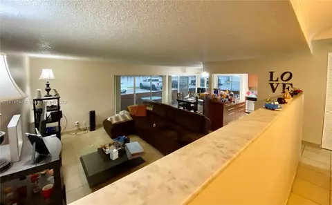 4850 SW 63rd Ter #114, Davie, FL 33314