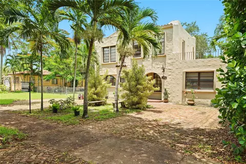 357 Navarre Dr, Miami Springs, FL 33166 photo 2