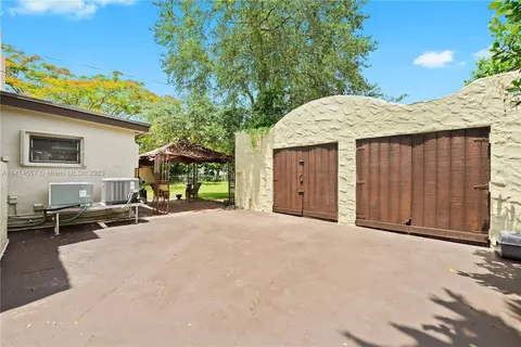 357 Navarre Dr, Miami Springs, FL 33166 photo 27