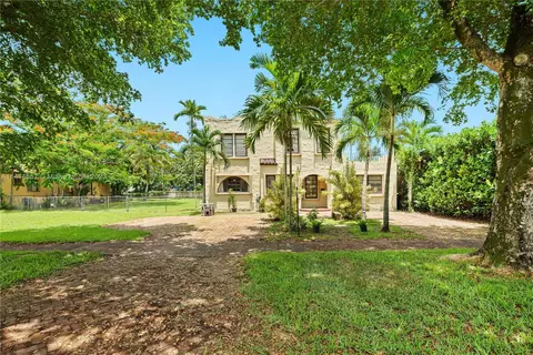 357 Navarre Dr, Miami Springs, FL 33166