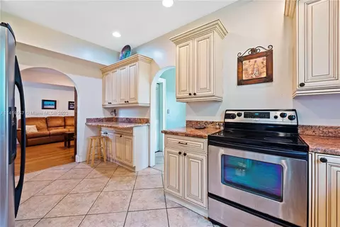 357 Navarre Dr, Miami Springs, FL 33166 photo 12