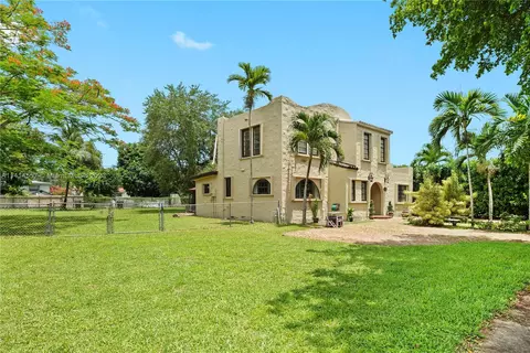 357 Navarre Dr, Miami Springs, FL 33166 photo 3