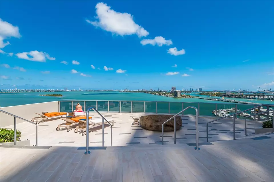  488 NE 18th St #2803, Miami, FL 33132 photo 5