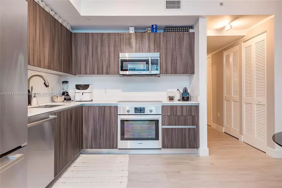  488 NE 18th St #2803, Miami, FL 33132 photo 32