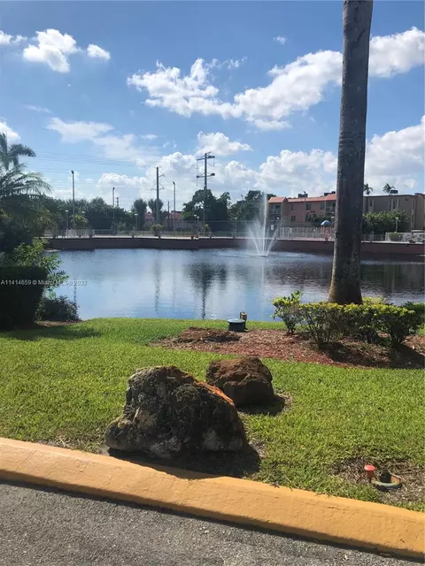 5231 Geneva Way #206, Doral, FL 33166