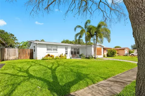 2010 N 54th Ave, Hollywood, FL 33021