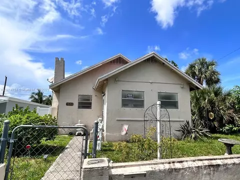 1683 NE 168th St, North Miami Beach, FL 33162