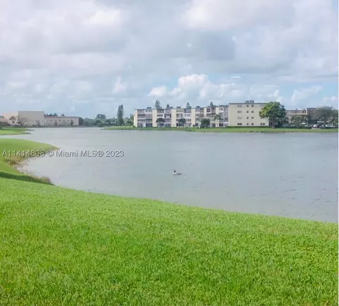 1047 Exeter #C, Boca Raton, FL 33434 photo 1