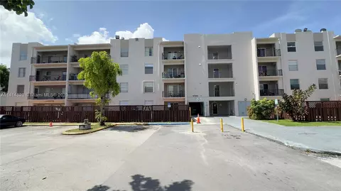 5705 W 20th Ave #406, Hialeah, FL 33012