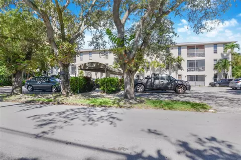 215 NE 16th Ave #105, Fort Lauderdale, FL 33301