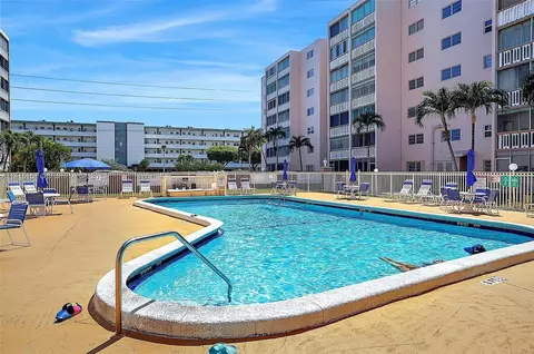 500 NE 12th Ave #205, Hallandale Beach, FL 33009