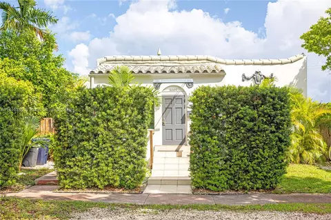 1569 Biarritz Dr, Miami Beach, FL 33141