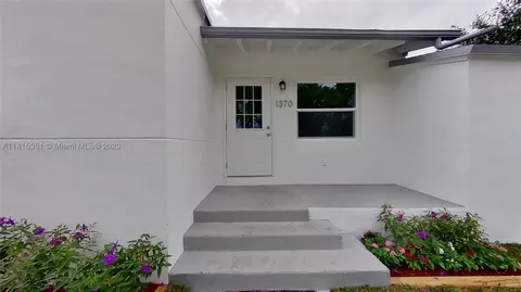 1370 NW 39th St, Miami, FL 33142