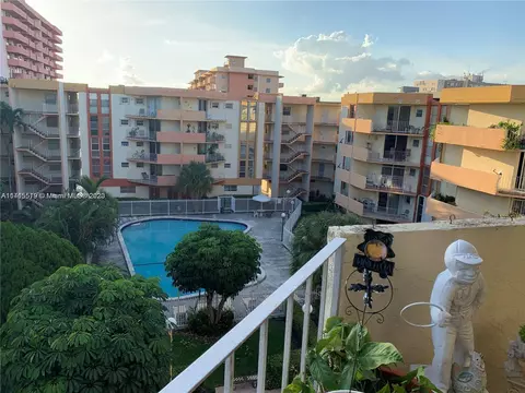 1750 W 46th St #538, Hialeah, FL 33012