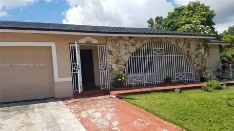 10850 SW 166th Ter, Miami, FL 33157