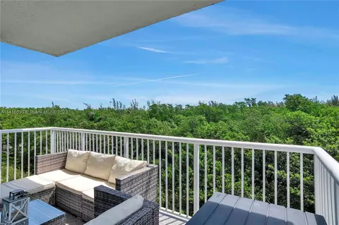 15051 Royal Oaks Ln #303, North Miami, FL 33181