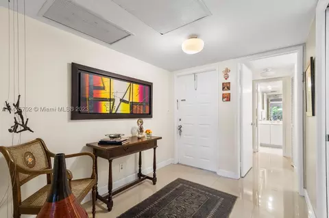 800 Cypress Grove Dr #407, Pompano Beach, FL 33069