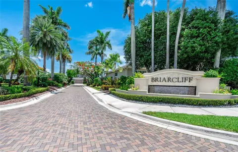 4167 NW Briarcliff Cir, Boca Raton, FL 33496