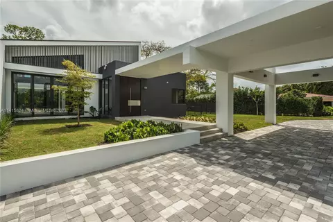 8460 SW 66th St, Miami, FL 33143