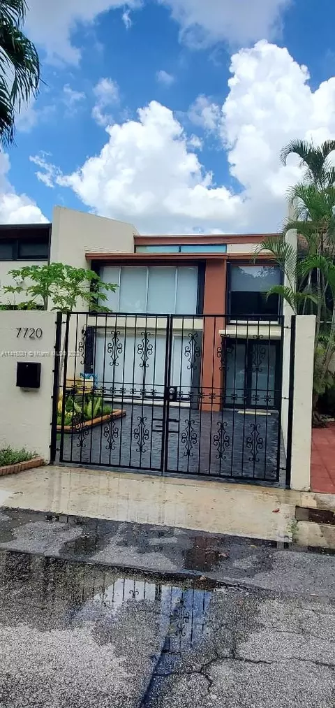 7720 SW 103rd Pl, Miami, FL 33173