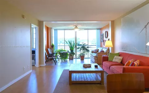 1811 Sabal Palm Dr #403, Davie, FL 33324