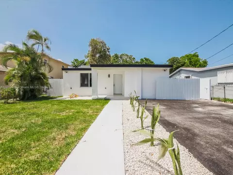 4425 SW 21st St, West Park, FL 33023