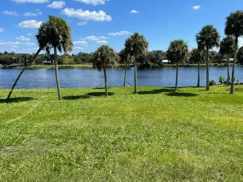 2508 Caloosa Shores Dr, La Belle, FL 33935