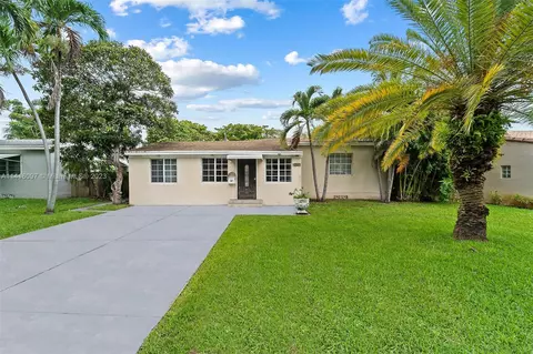 1623 Plunkett St, Hollywood, FL 33020