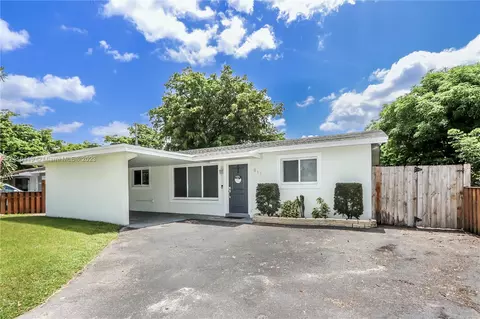 811 N 72nd Ter, Hollywood, FL 33024