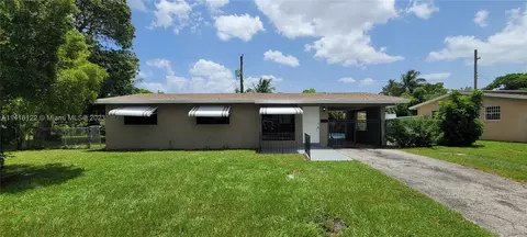 2420 SW 6th St, Fort Lauderdale, FL 33312