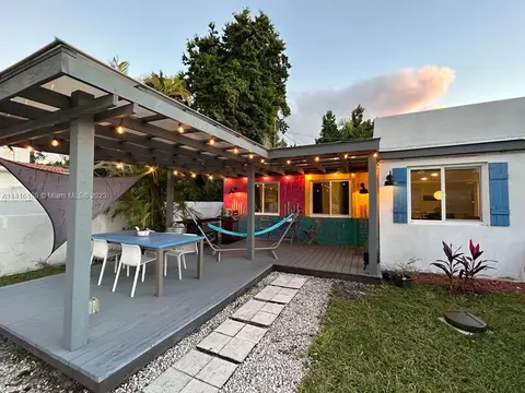274 NE 108th St, Miami, FL 33161