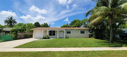 5011 NW 14th St, Lauderhill, FL 33313
