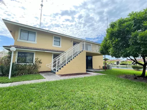 460 NW 214th St #205, Miami Gardens, FL 33169