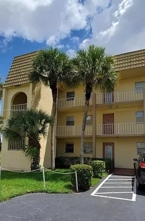 8500 Sunrise Lakes Blvd #101, Sunrise, FL 33322