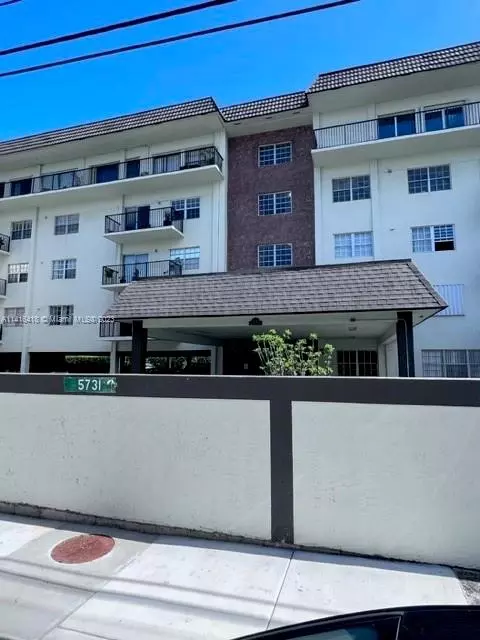 5731 NW 37th St #220, Virginia Gardens, FL 33166