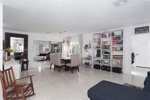 821 NE 107th St, Biscayne Park, FL 33161