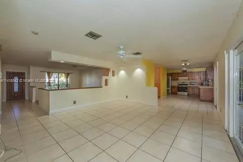 10727 NW 18th Ct, Coral Springs, FL 33071