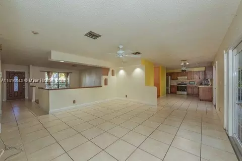 10727 NW 18th Ct, Coral Springs, FL 33071