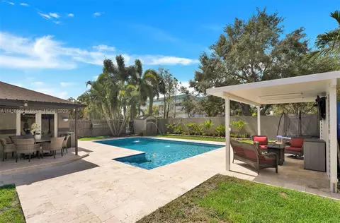 6500 SW 13th St, Plantation, FL 33317