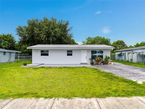 6110 SW 41st Pl, Davie, FL 33314