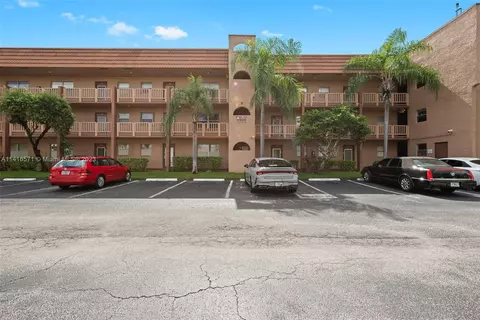 9900 Sunrise Lakes Blvd #308, Sunrise, FL 33322